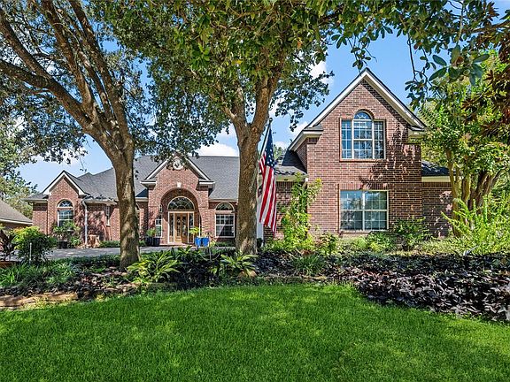 3rd image of 319 Palais Verde Rd