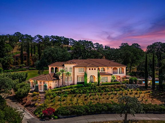 3rd image of 2020 Shady Trail Ln