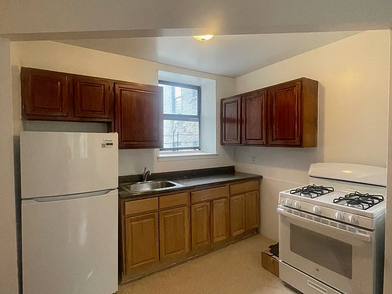 1358 Sheridan Ave #4 — Photo 6
