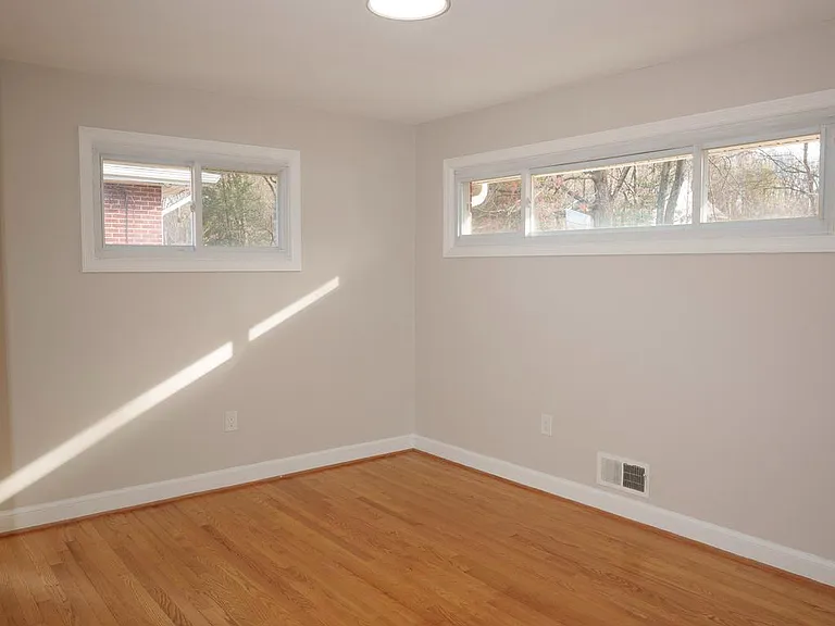 4305 Elmwood Rd — Photo 11