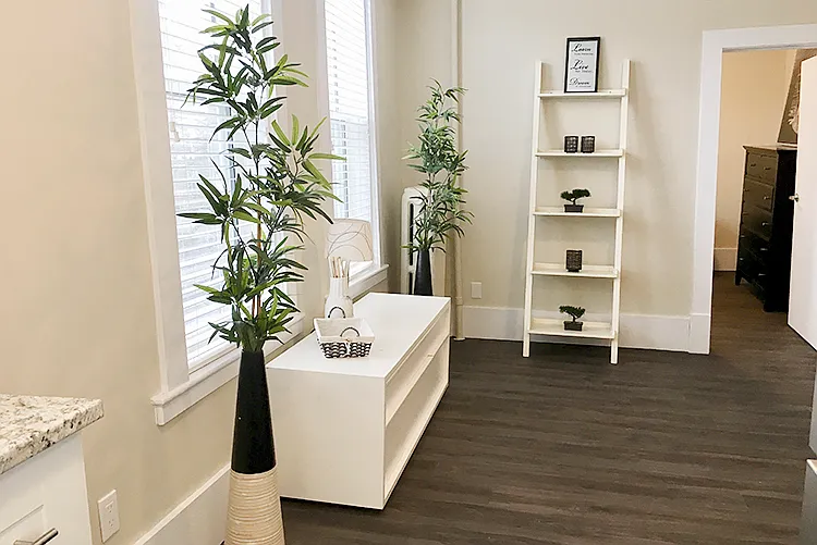 875 Westminster Ave #7 — Photo 5