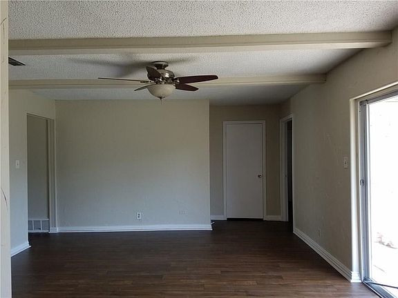 3rd image of 3517 Madrid Dr