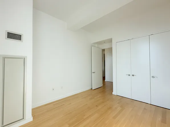 85 Adams Street image 10 of 16