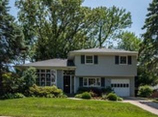 6016 McKinley St, Bethesda, MD 20817