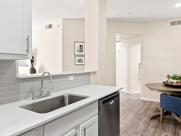 Arrowhead Landing Apartments — Photo 24