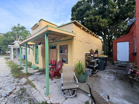 4th image of 622 Texas Court