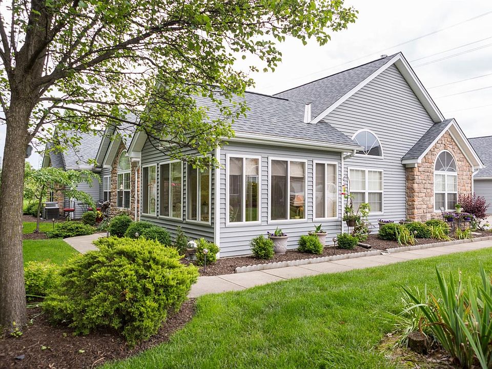 1st image of 300 Saint Andrews Cir #300