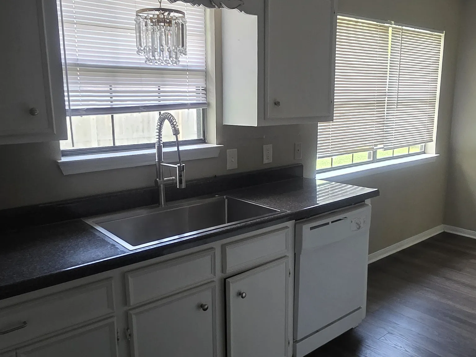 4 bed, 1600 sqft, $1,450 — Photo 4