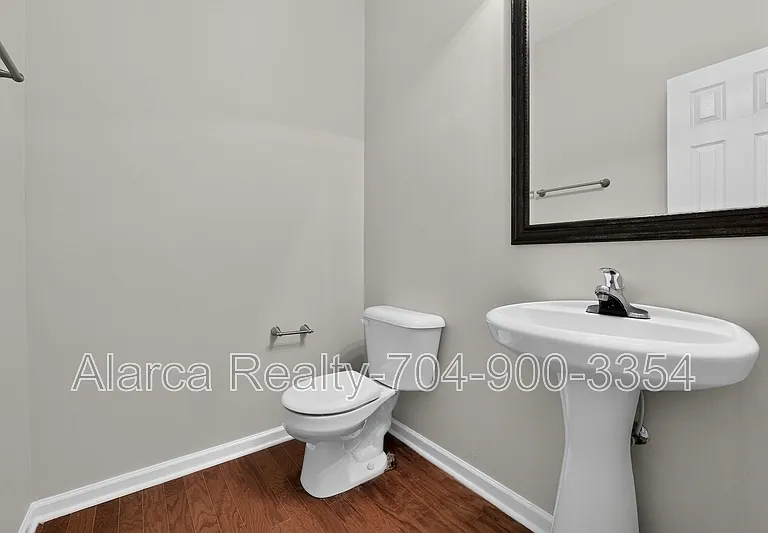2041 White Cedar Ln — Photo 30
