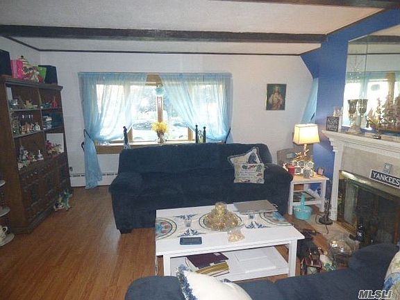 2nd image of 152 Bellmore St