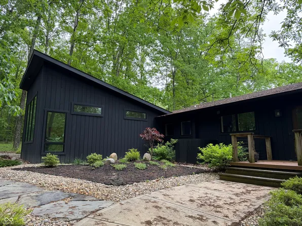 3484 Hickory Hill Dr, Nashville, IN 47448