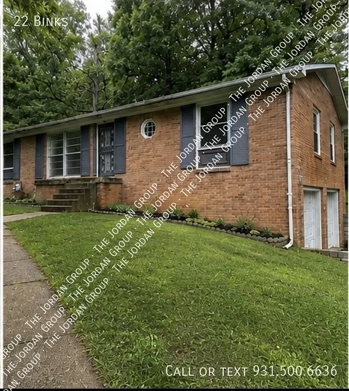 Spacious 3 Bdrm with Full Basement — Photo 1