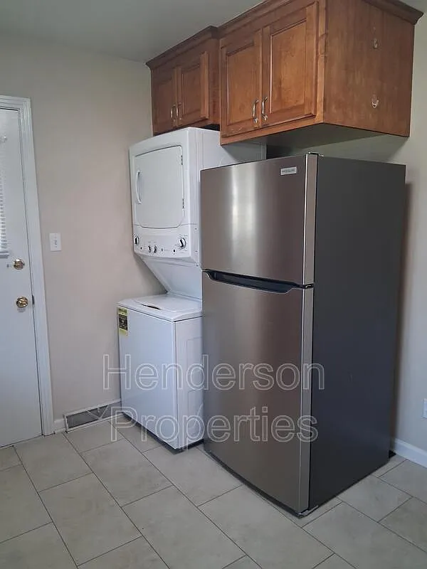Studio, $1,250 — Photo 4