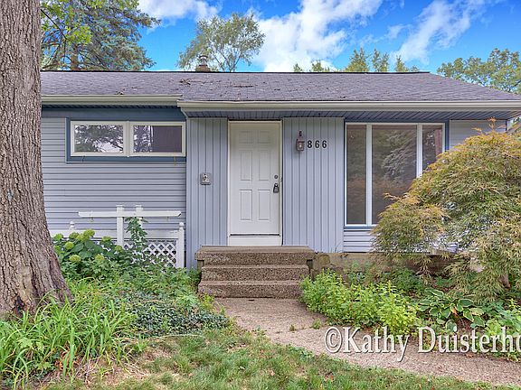 3rd image of 866 48th St SE