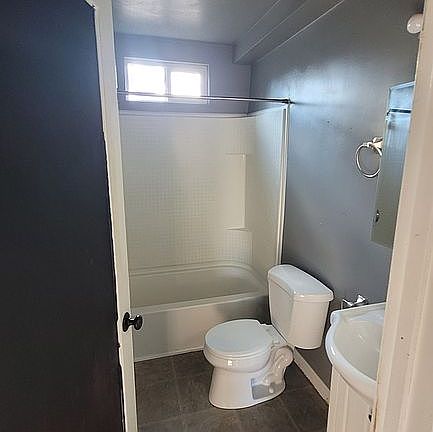 3rd image of 1109 SW Goodwin Pl