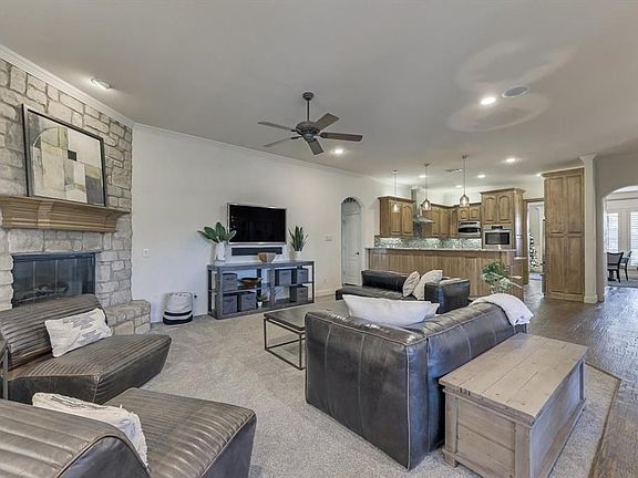 5th image of 204 Capriole Ct