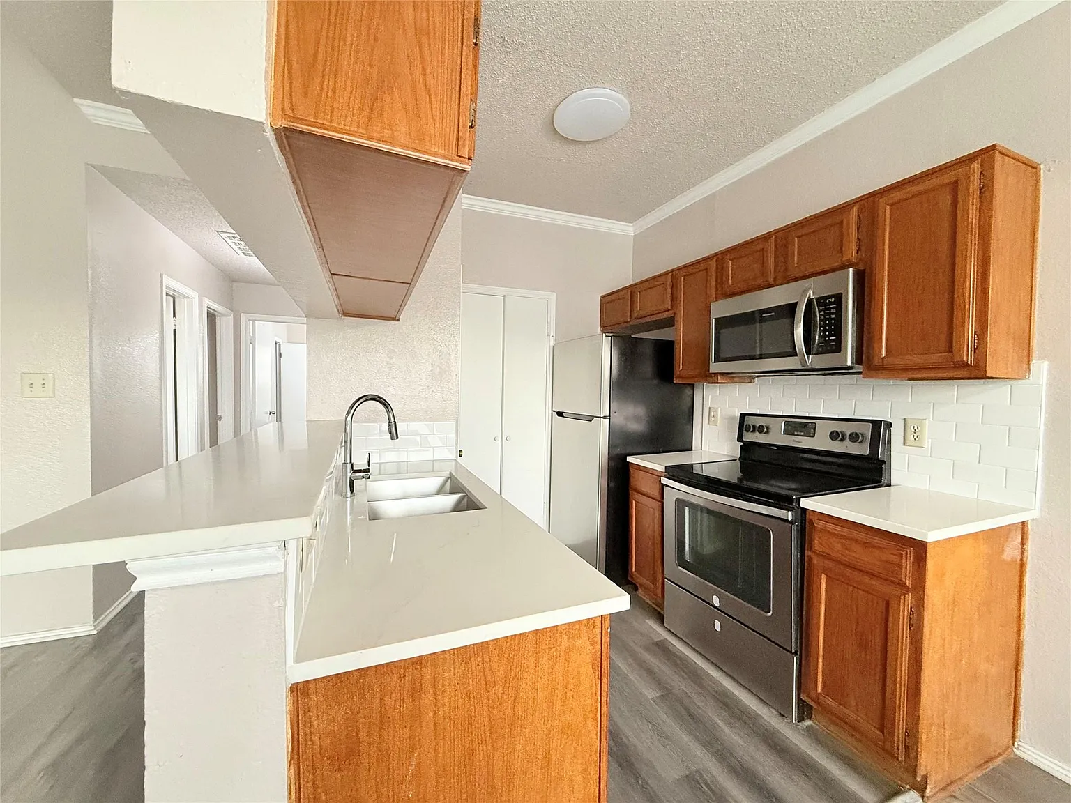 2 bed, 907 sqft, $1,500 — Photo 4
