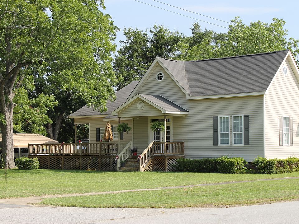 1st image of 913 Girard Avenue