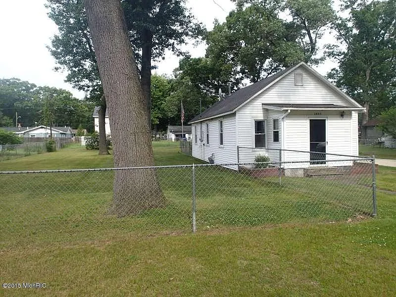 2843 Madison St photo 1