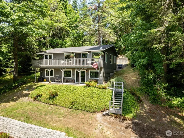 2097 Gull Way, Camano Island, WA 98282