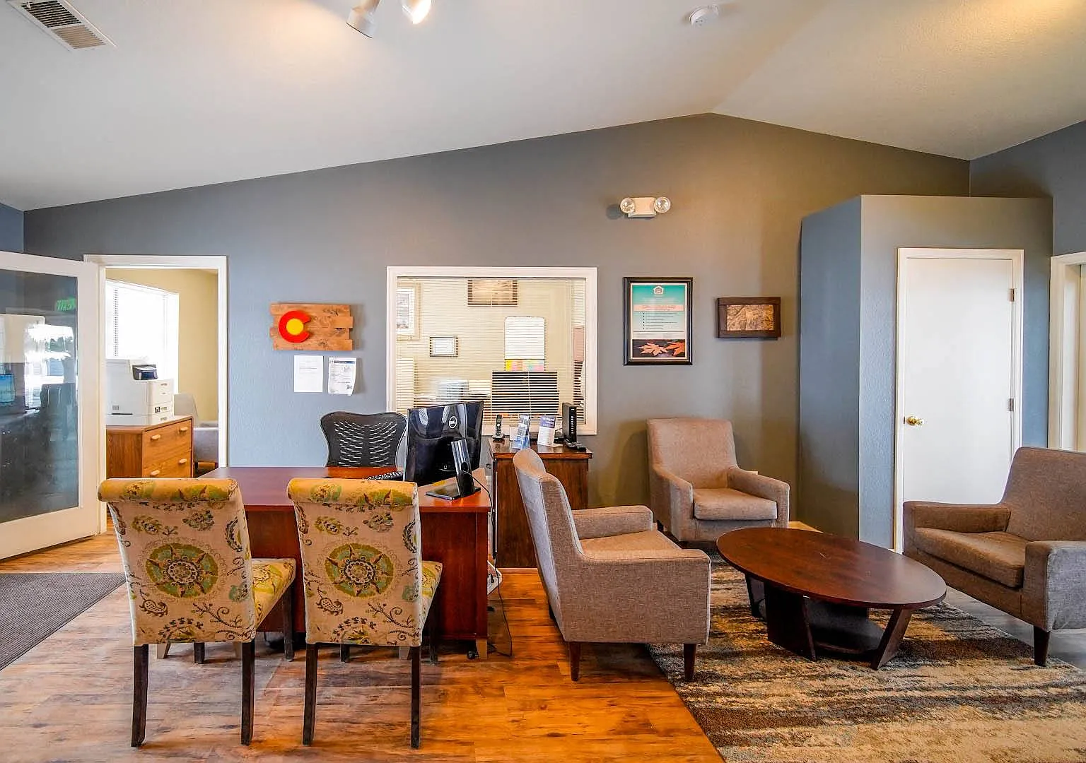 Blue River Apartments — Photo 2