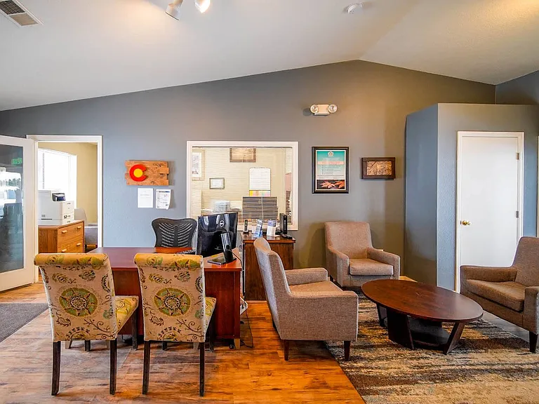 Blue River Apartments — Photo 2