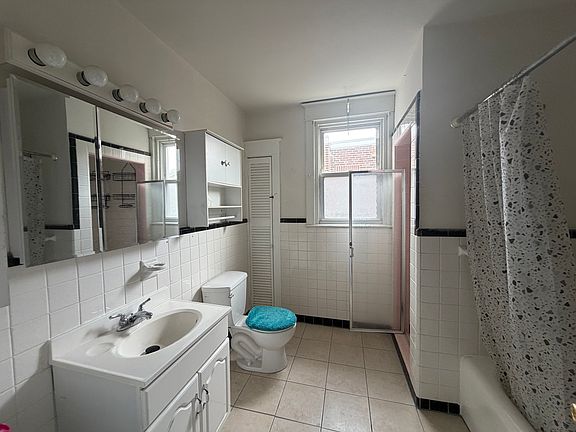 3rd image of 2225 Rhawn St