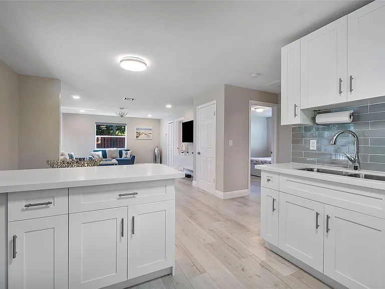 1634 NE 3rd Ave — Photo 14