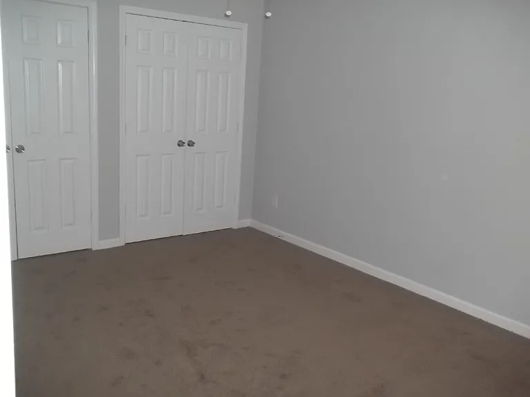 610 Waynes Ct SE — Photo 5