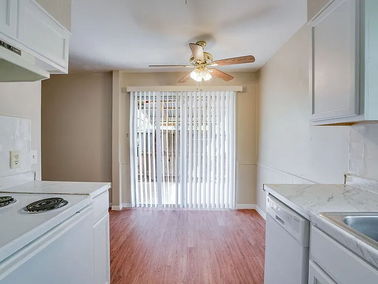 1503 Wheless Ln — Photo 15