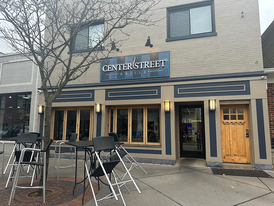 137 N Center St #2