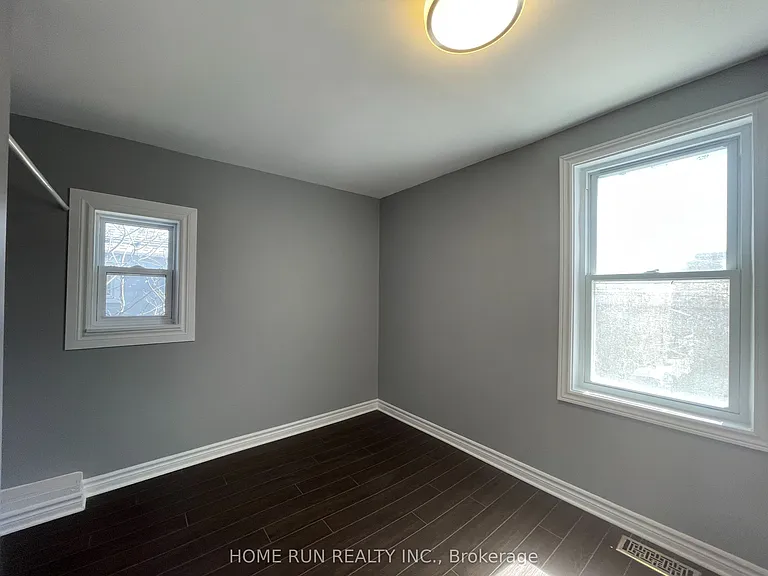 121 Concord St E — Photo 14