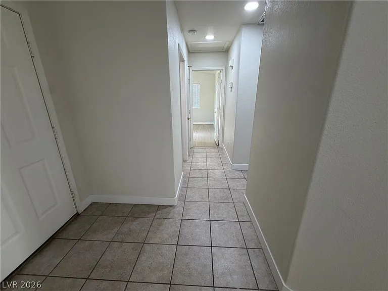 513 Lava Beds Way — Photo 5