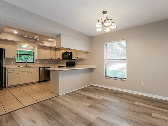 5th image of 1963 Country Meadows Way
