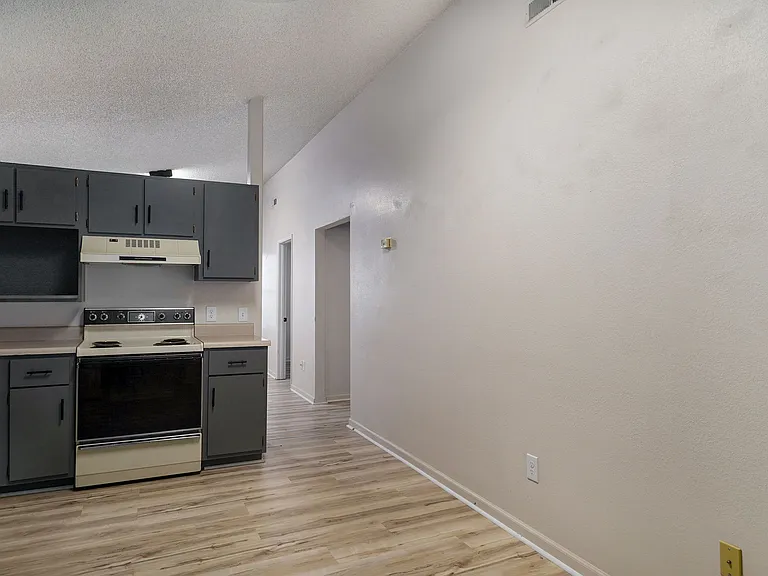 108 N Market St #1 — Photo 12