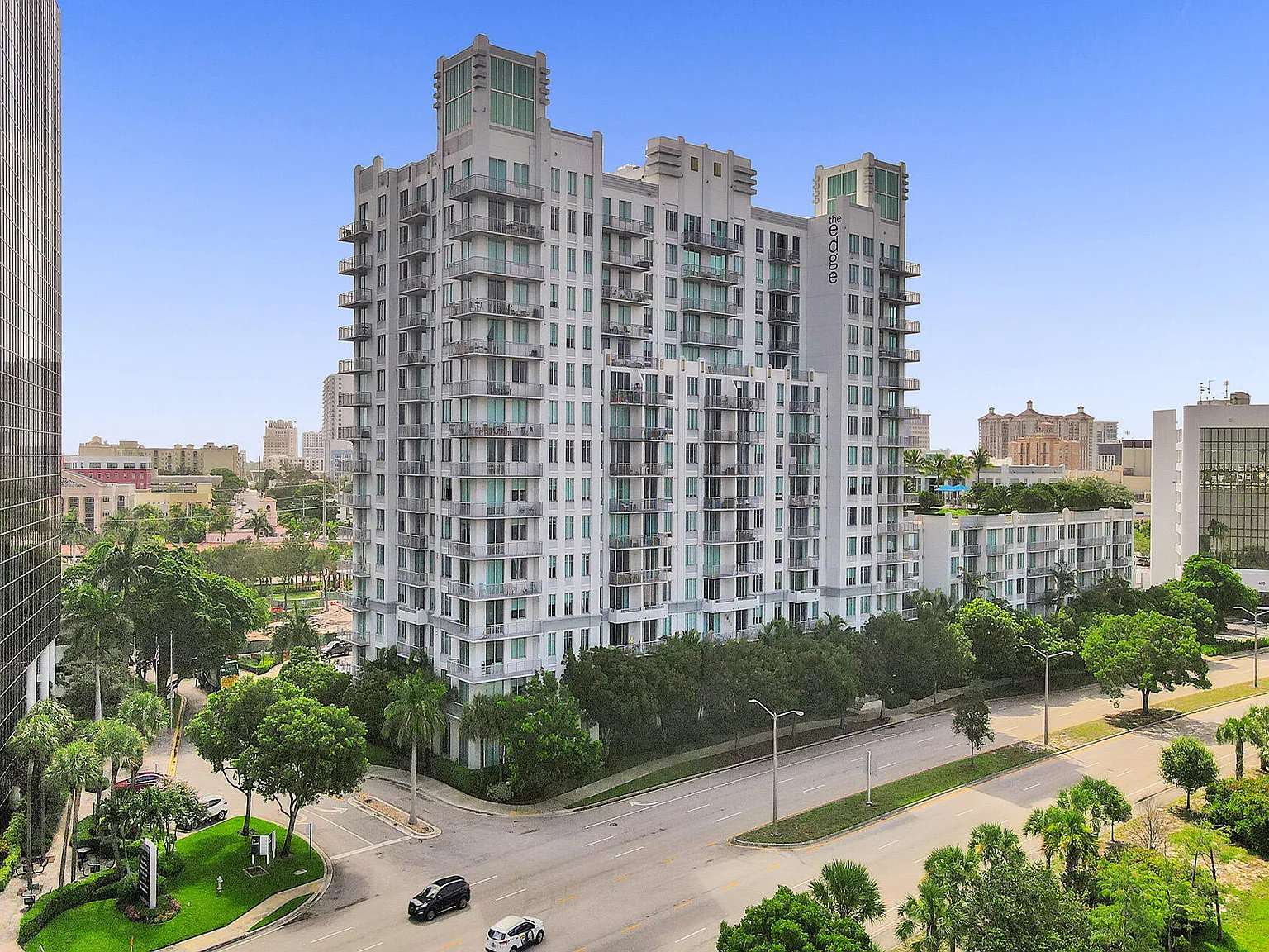 1 bed, 1.0 bath, 774 sqft, $2,700 — Photo 2