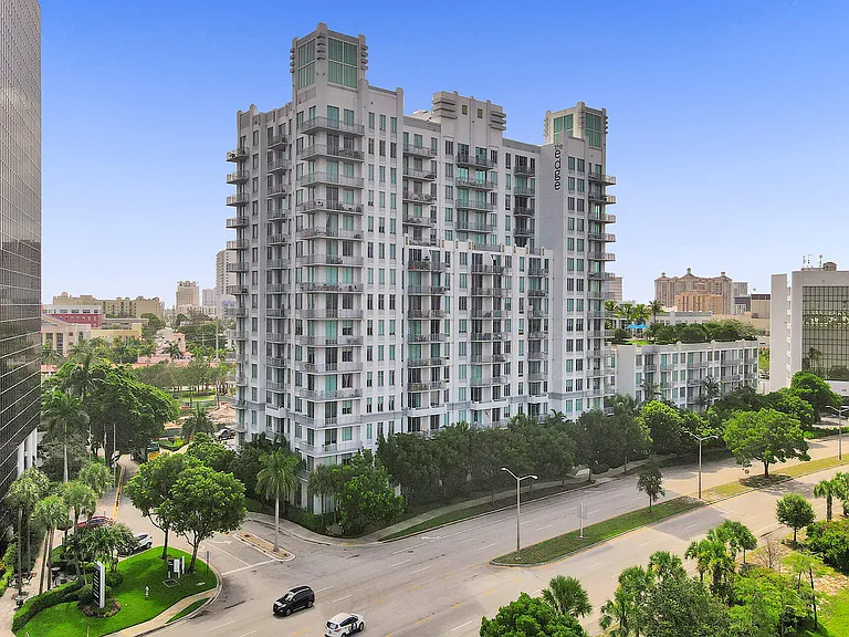 300 S Australian Ave #1009 — Photo 2