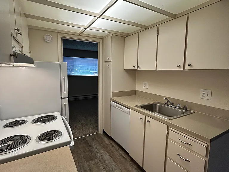 Washington Park Apartments — Photo 42