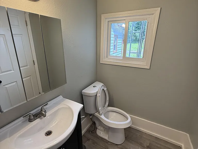 339 S Union Ave — Photo 14