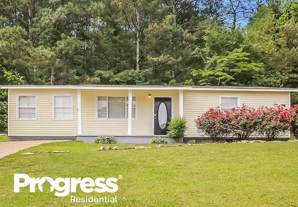 1st image of 15 Habersham Cir NE