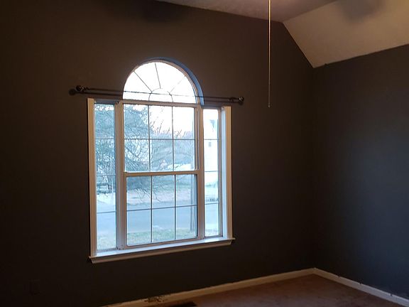 5th image of 207 Bluewater Ct