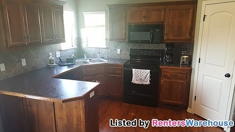 5th image of 4408 NE 85th St