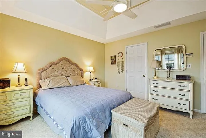412 E Oakmeade Dr — Photo 13
