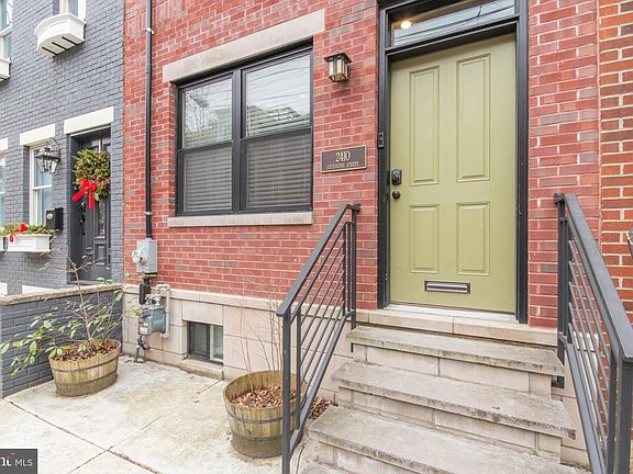 2nd image of 2410 Catharine St
