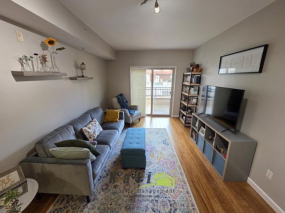 5th image of 450 J St Unit 3081