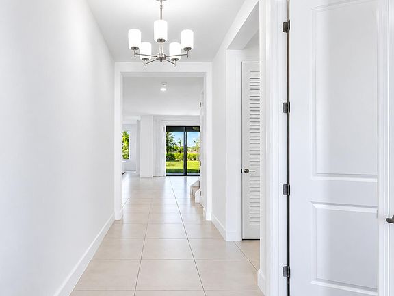 4th image of 19552 BROAD SHORE Walk