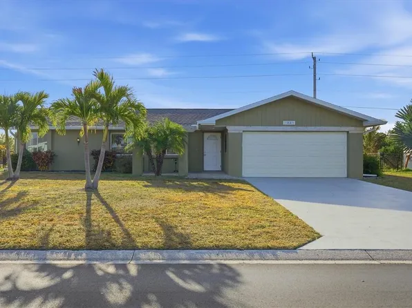 33 Annapolis Ln, Rotonda West, FL 33947