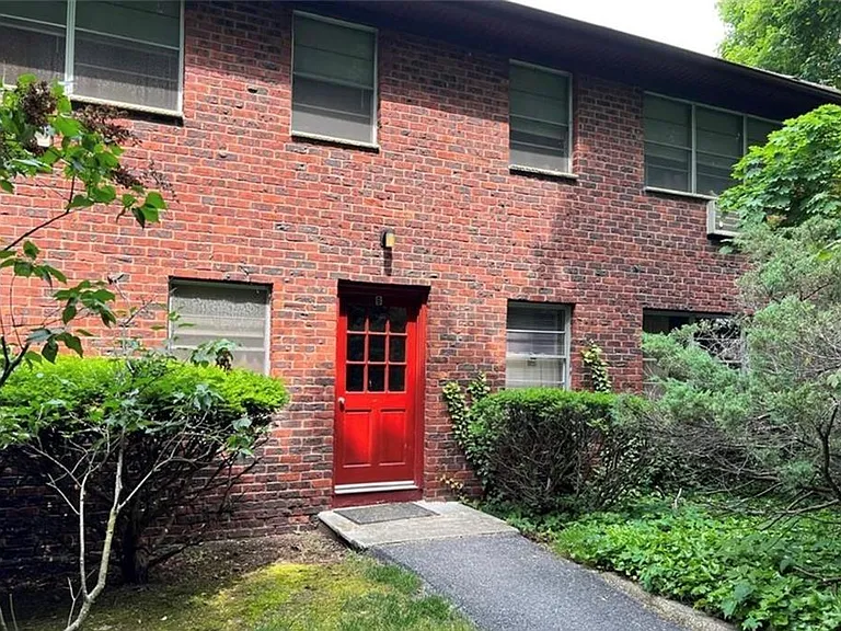 65 Curie Rd #B4 — Photo 2