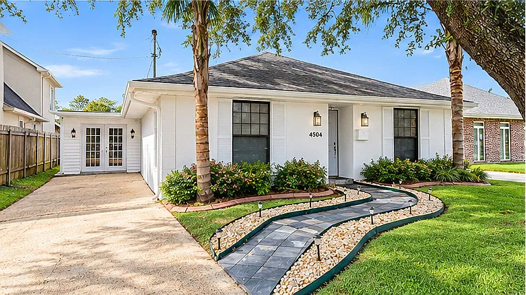 4504 Lake Villa Dr