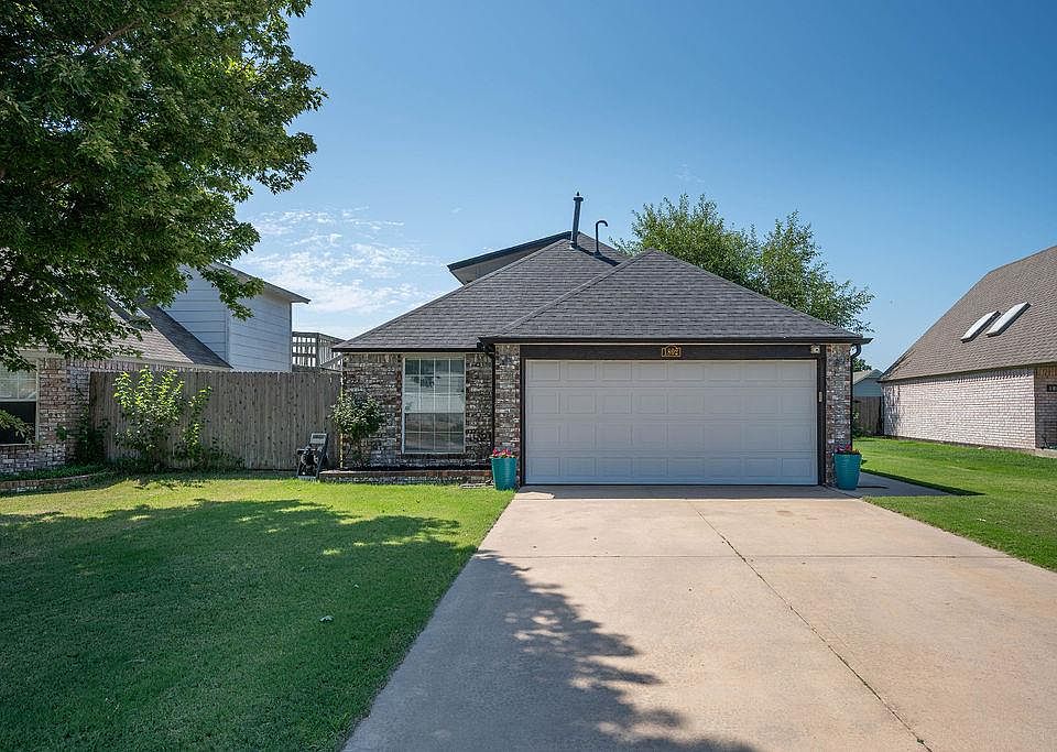 1802 SW 21st St, Moore, OK 73170 | Zillow
